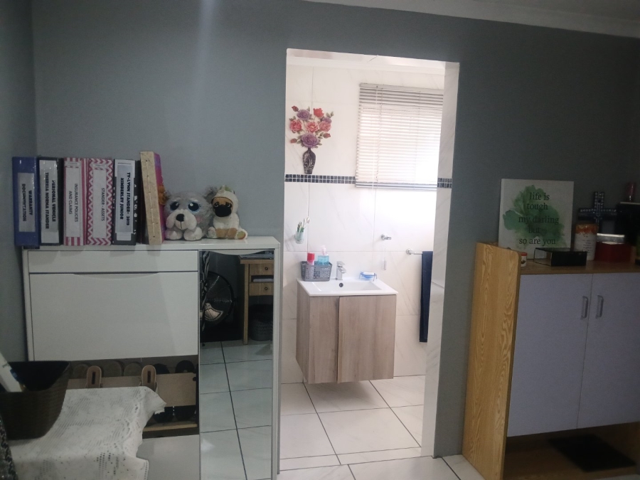 4 Bedroom Property for Sale in Kimberley North Northern Cape